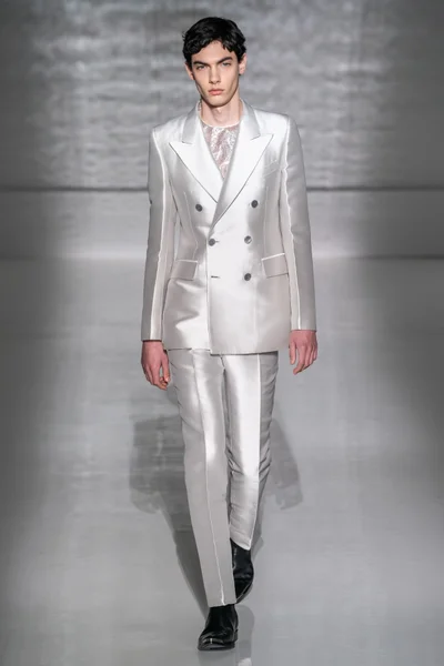 Look 40